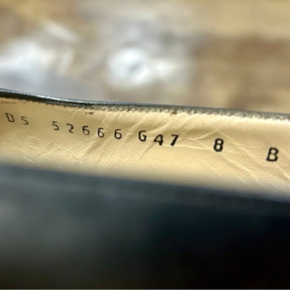 Salvatore Ferragamo Black Leather Slingback Heels with Gold Hardware – Size 8B - Picture 7 of 7